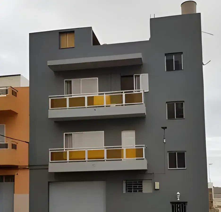 Los Pintores Toledo Rehabilitación y pintado de fachada de comunidad en color gris moderno